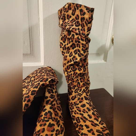DAILY Leopard Print Boots - Picture 3 of 10